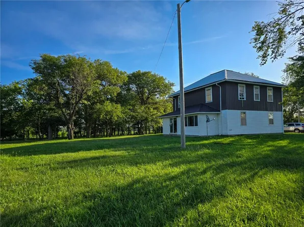 653 Road 2100, White City, KS 66872