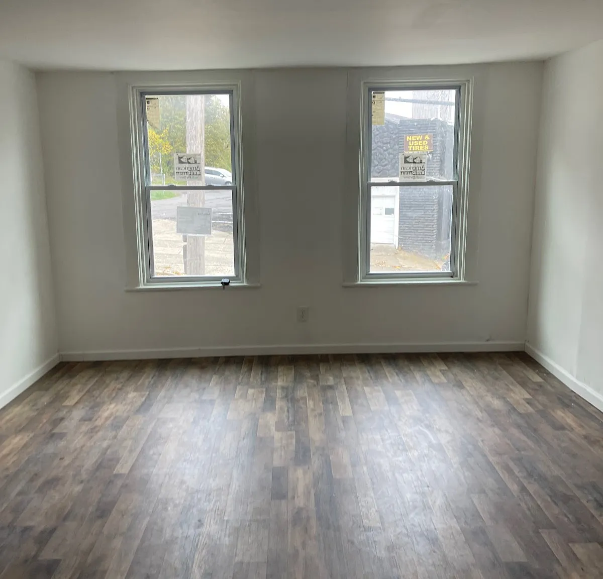 3 bed, 1.0 bath, 900 sqft, $1,650 — Photo 2