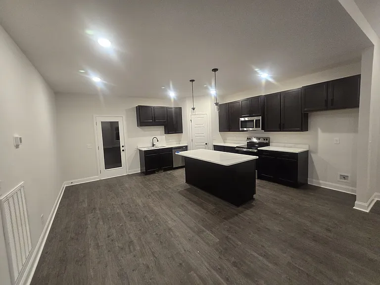 509 N Halifax Ct — Photo 5