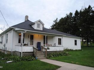 514 Clark Ave, Scales Mound, IL 61075