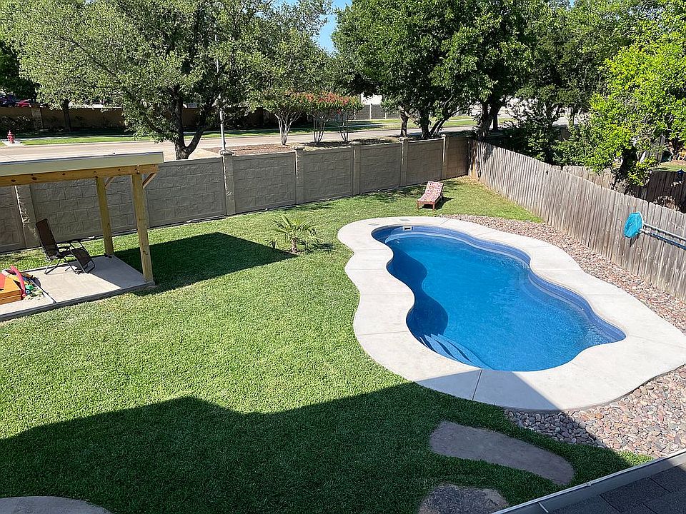 2nd image of 2664 Ashwood Ct