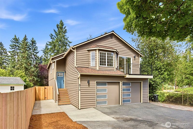 3rd image of 814 NE 185th