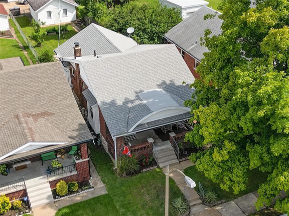 2nd image of 6815 Marquette Ave