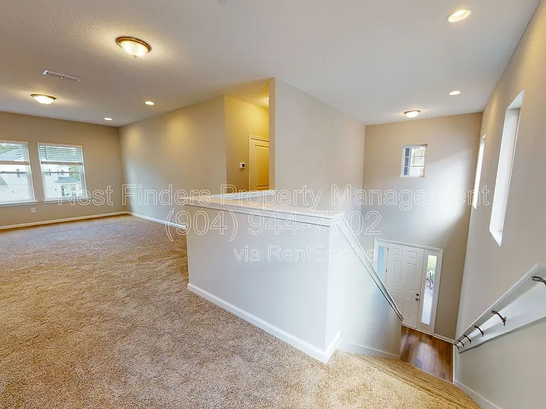 235 Starnberg Ct — Photo 16