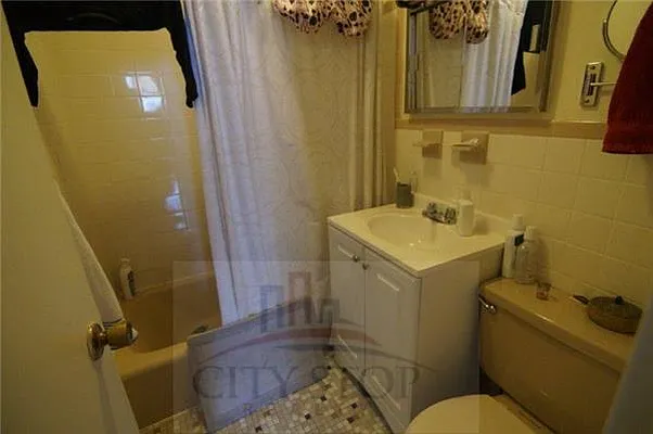 Rented by City Stop Realty | media 2