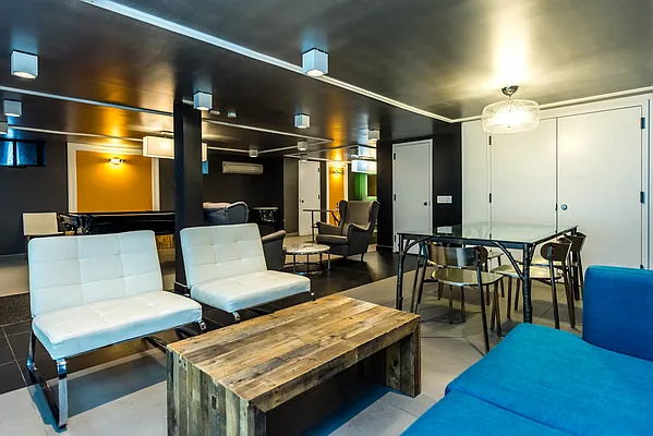 Rented by Nooklyn NYC LLC | media 9