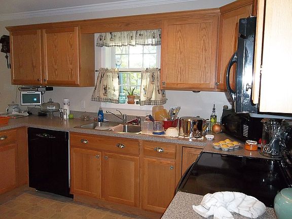 5th image of 195 Chapel Hill Dr