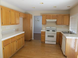 558 Viewpointe Cir, Corona, CA 92881