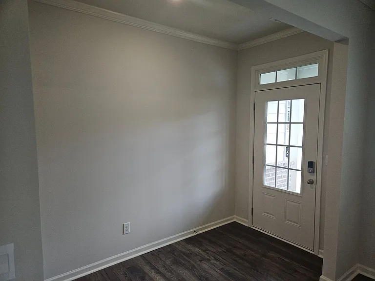 306 Thompson Ridge Ln — Photo 9