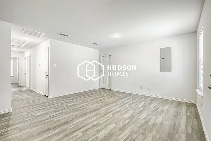 410 S 12th St #101 — Photo 3