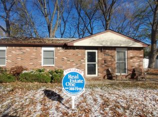 137 Birchwood Dr, Troy, MI 48083