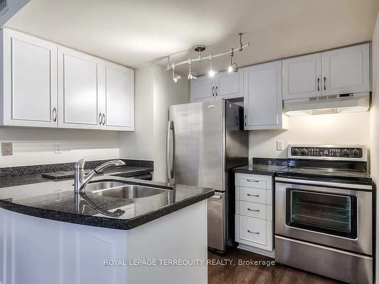 100 Redpath Ave #16 — Photo 7
