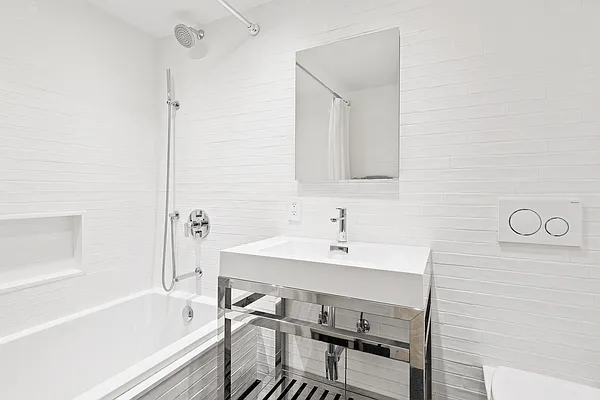 Sold by Warburg | media 7