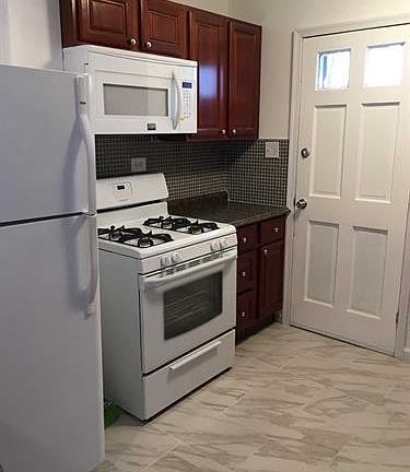 3rd image of 85 W Englewood Ave