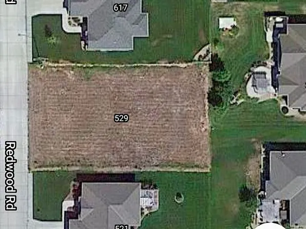 529 Redwood Rd, Grand Island, NE 68803