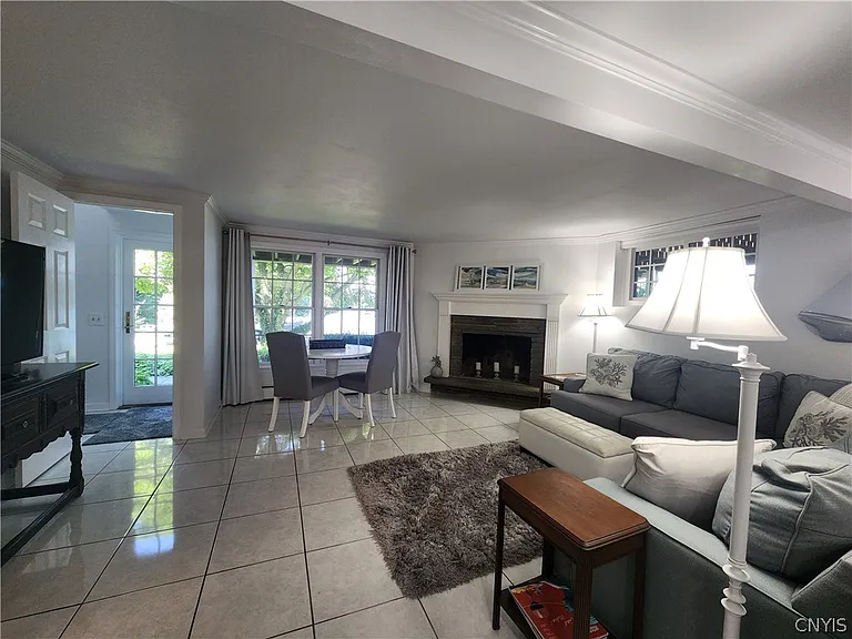 2139 Terrace Ln S — Photo 35