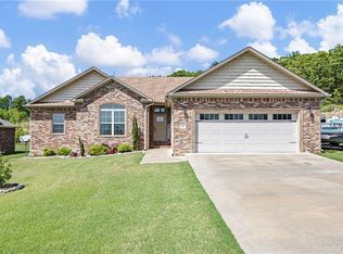 325 Crestwood Ln, Russellville, AR 72802