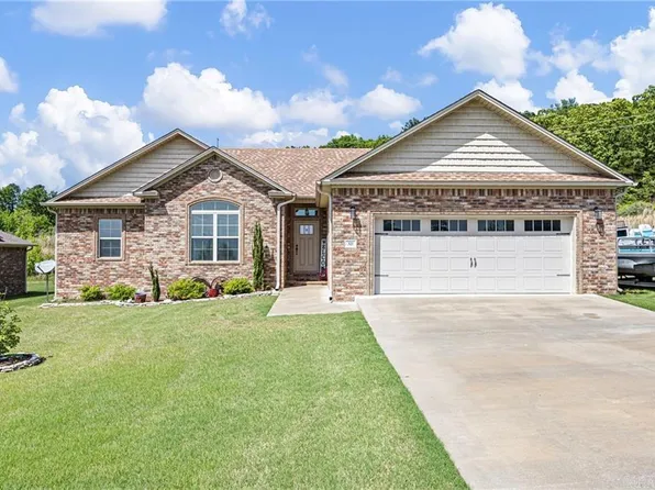 325 Crestwood Ln, Russellville, AR 72802