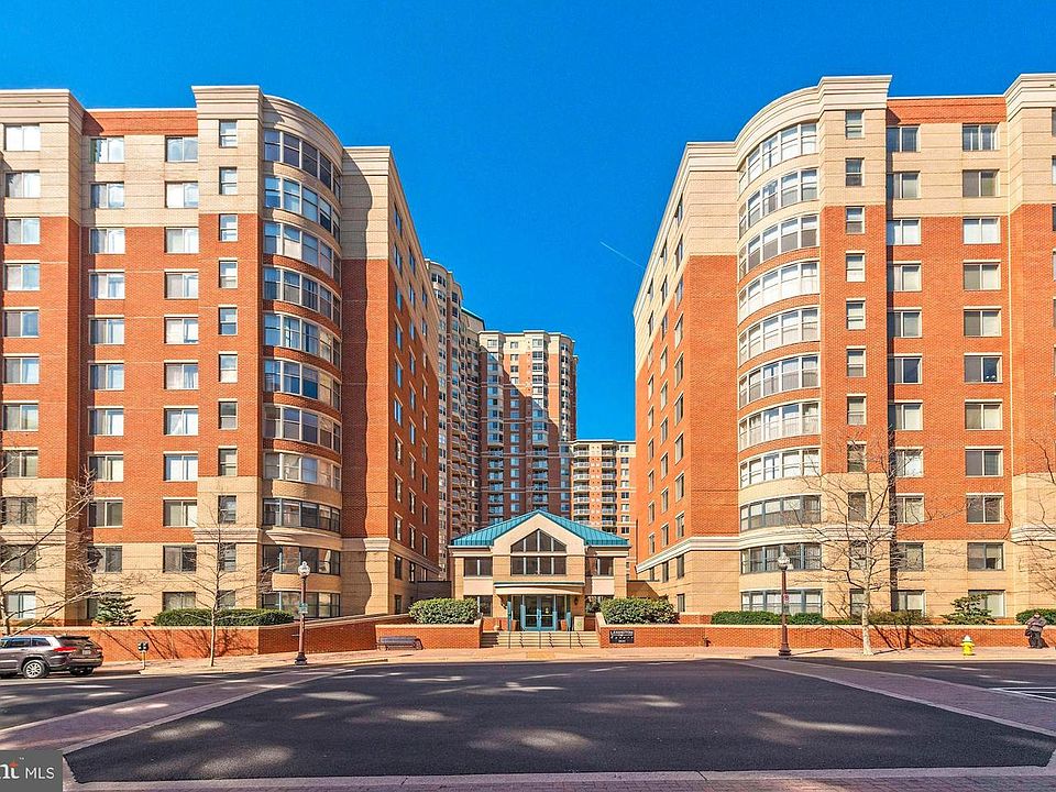 1st image of 3835 9th St N APT 801E