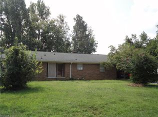 2305 Edgewood Dr, High Point, NC 27262