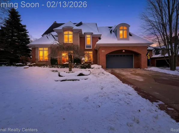 721 Elderberry Ct, Commerce Township, MI 48390