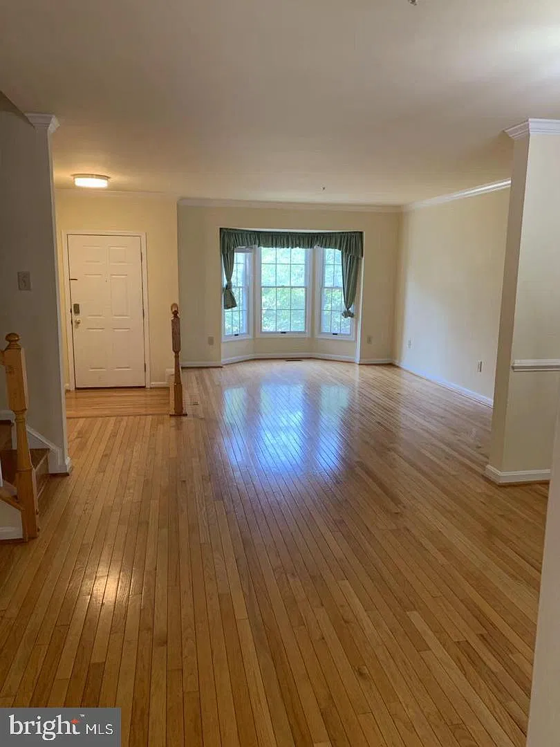 4 bed, 3.5 bath, 2296 sqft, $2,950 — Photo 3