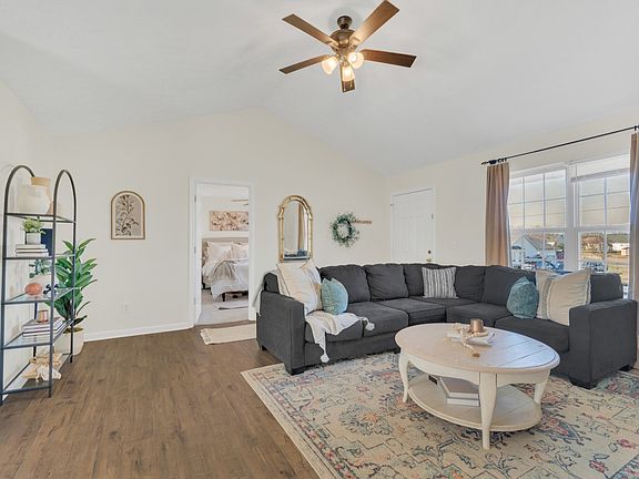 5th image of 1132 Flowers Ct
