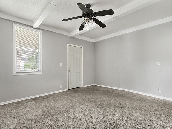 4th image of 712 E 15th St