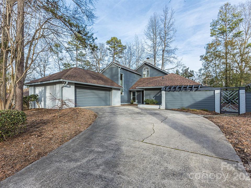 1st image of 6215 Summertree Ln