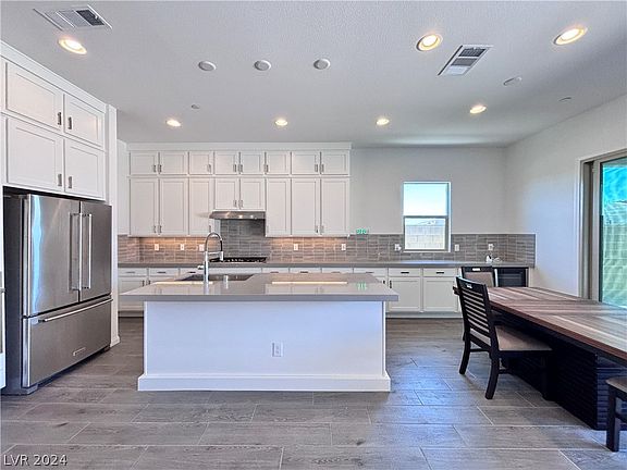 3rd image of 11587 Hatchling Ave