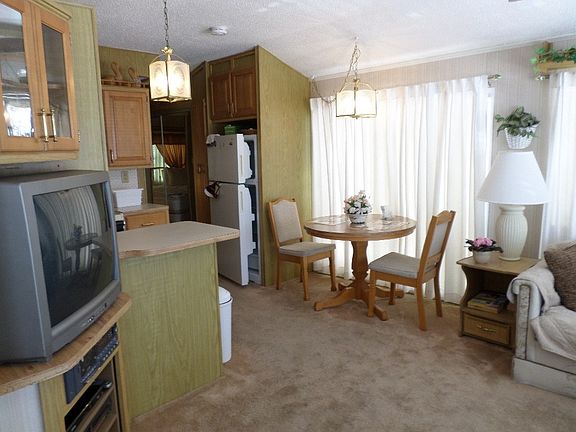 3rd image of 229 Nettles Blvd