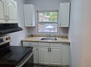 8 Roosevelt Ave FLOOR 1, Greenlawn, NY 11740