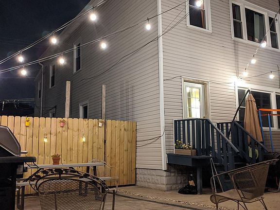 3rd image of 3027 W Fullerton Ave APT 1R