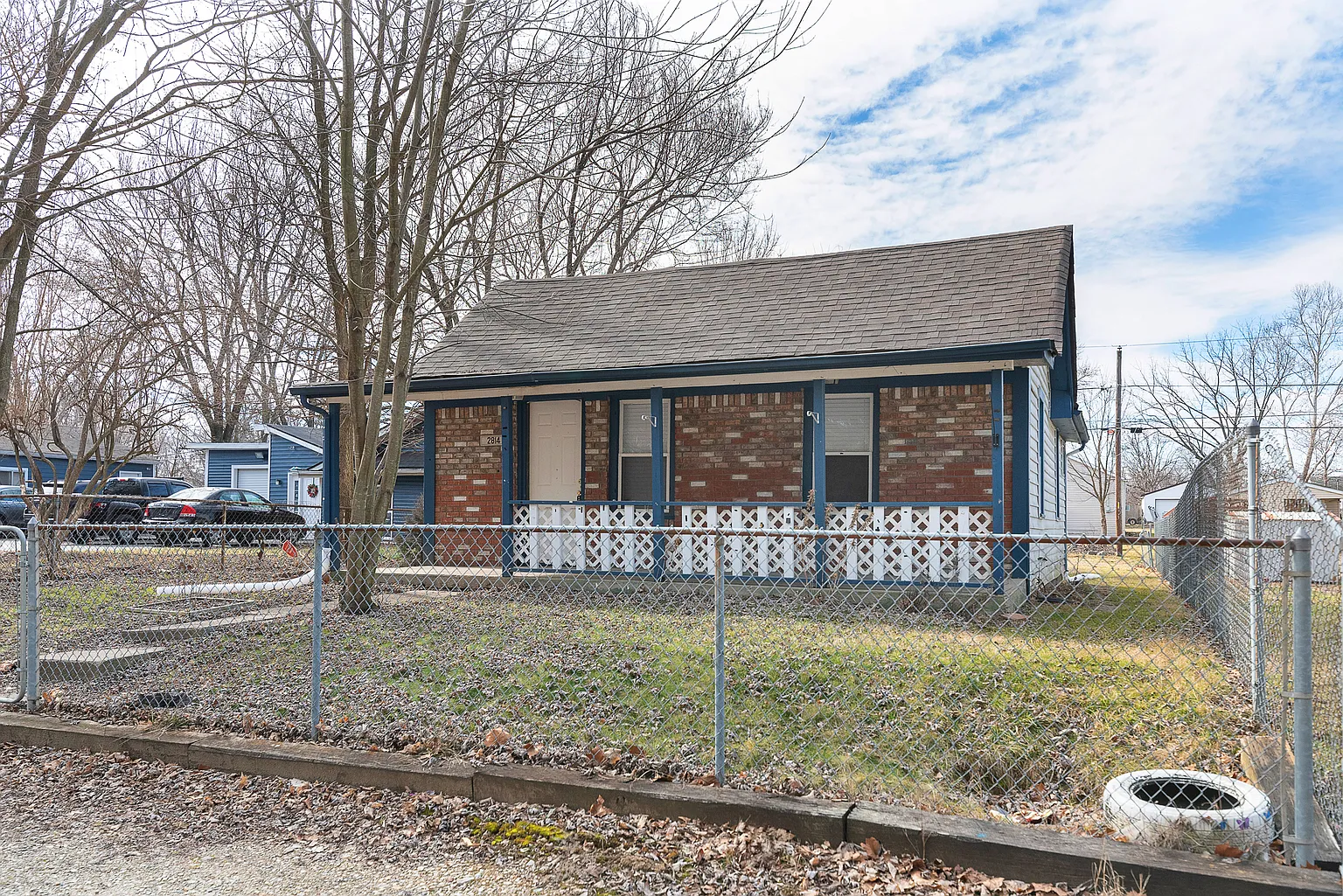 2814 S Lyons Ave photo 1