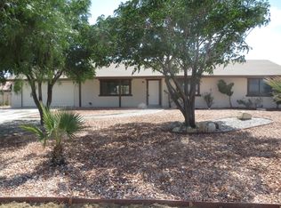 12593 Algonquin Rd, Apple Valley, CA 92308