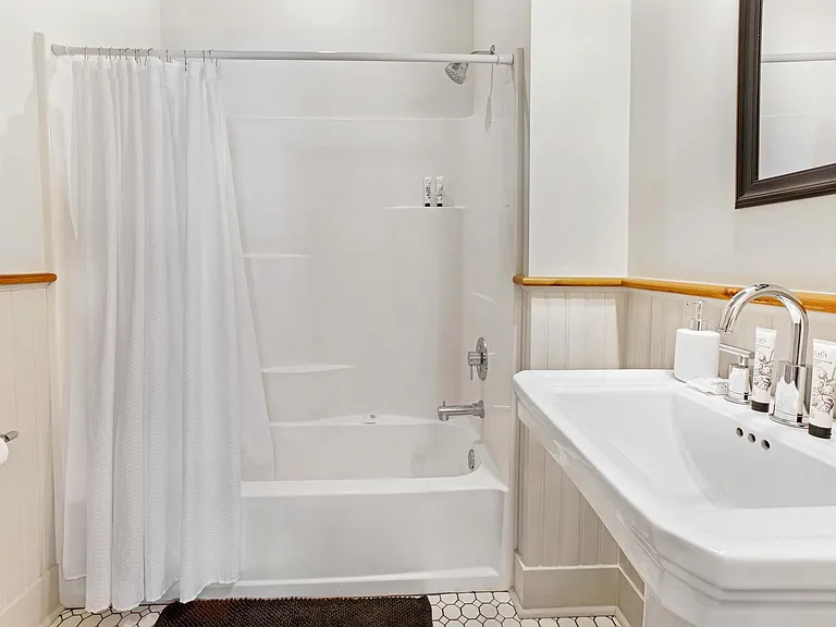 2506 Jefferson St — Photo 49