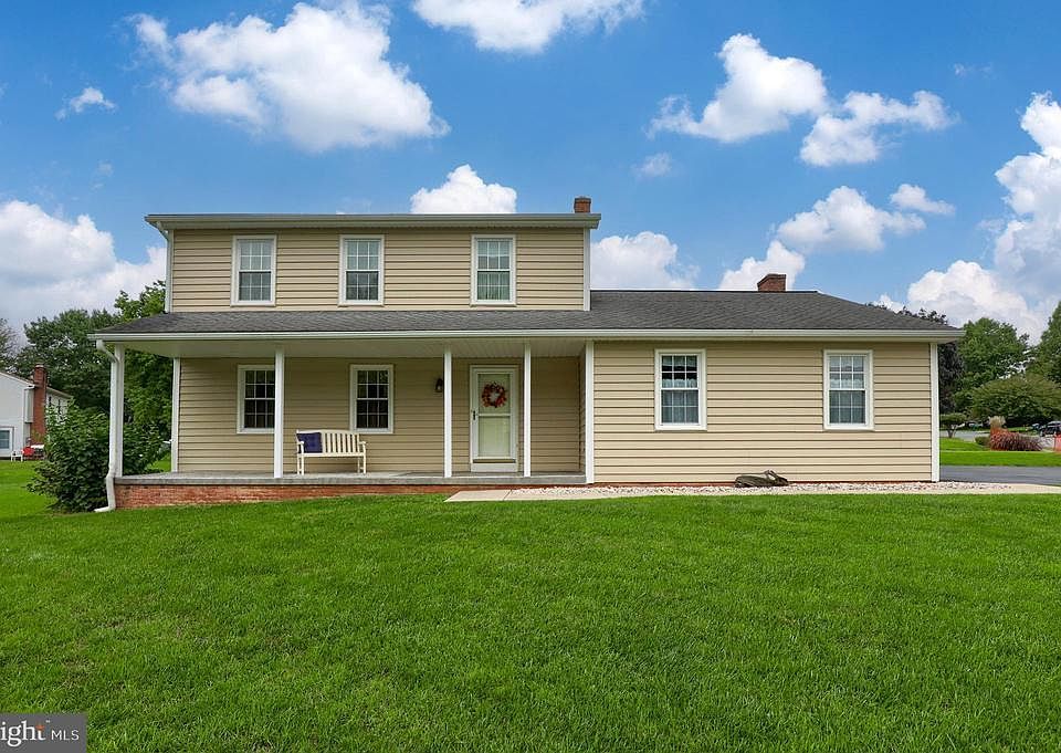1st image of 486 Amesbury Rd