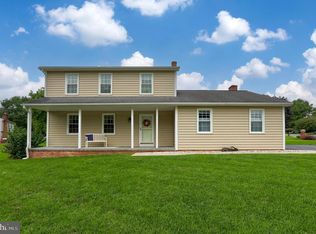 486 Amesbury Rd, Lancaster, PA 17601