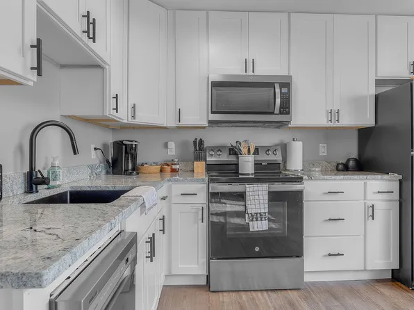 9628 19th Bay St APT 2, Norfolk, VA 23518