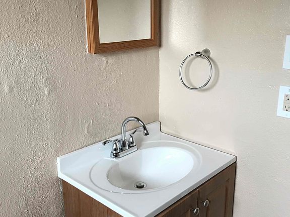 3rd image of 339 Clovis Pl