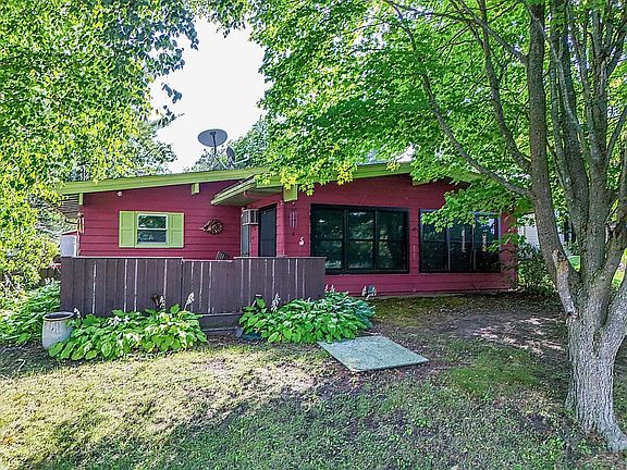 2nd image of 2718 Lone Pine Rd