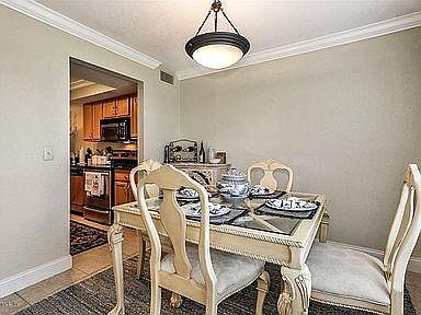 3rd image of 852 Shoreline Cir