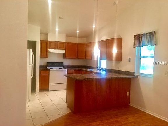 4th image of 406 Willow Ave