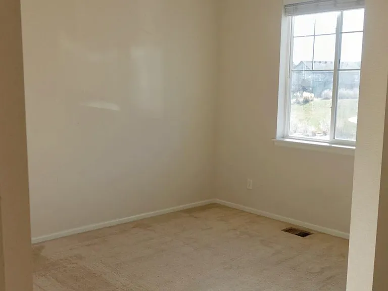 1073 White Leaf Cir — Photo 28