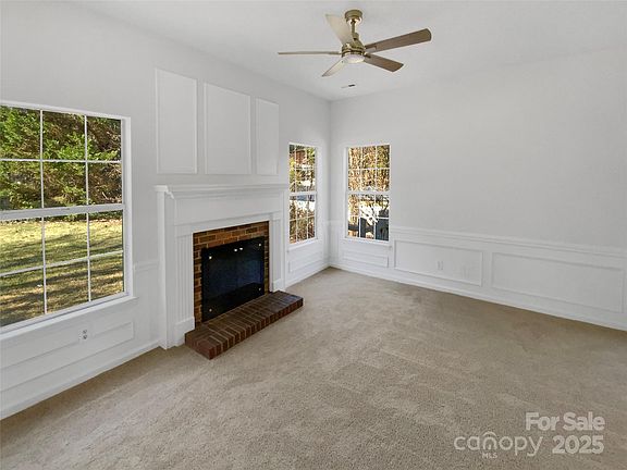3rd image of 6829 Bickham Ln