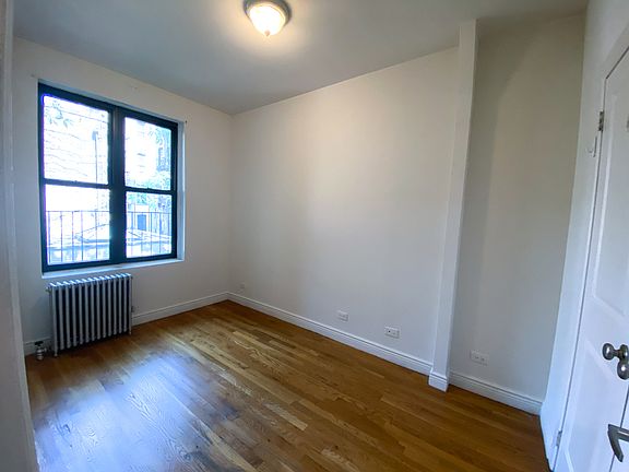 4th image of 33 Saint Marks Pl #3B