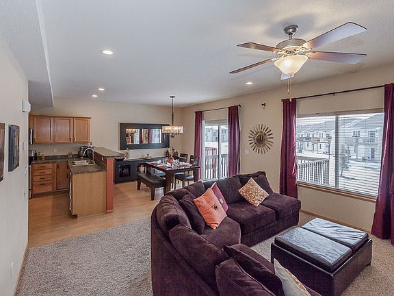 3rd image of 1833 Goose Lake Cir