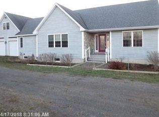 26 Carolyn Dr, Kenduskeag, ME 04450