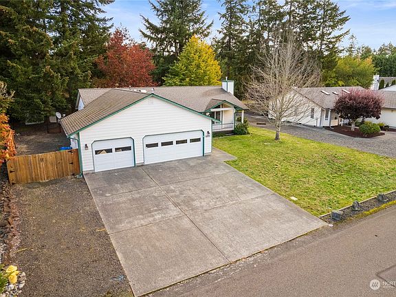 3rd image of 9500 Alexander Drive NE