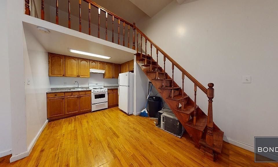 1st image of 29 Saint Marks Pl APT A